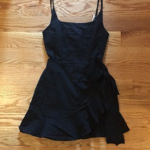 Cute Princess Polly wrap dress!👑